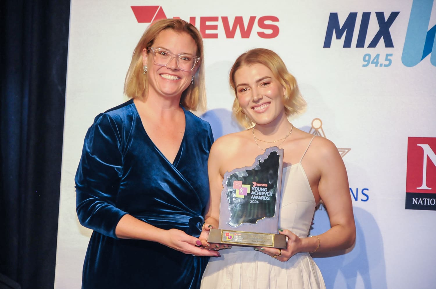 Presentation of 2024 WA Young Achiever of the Year The Hon Hannah Beazley Winner Lucy Stronach 1 2024 Edit 1